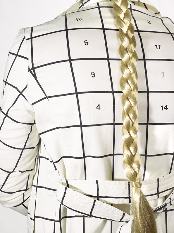 Karawatte%20Steckdose%2012_MagQuadrat_MantelZopfDruckHellerDruckPerfekt